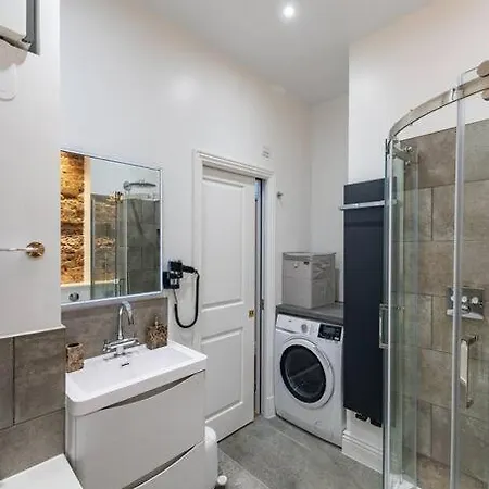Quality 1 Bd Old Town By Hostlovers Apartment