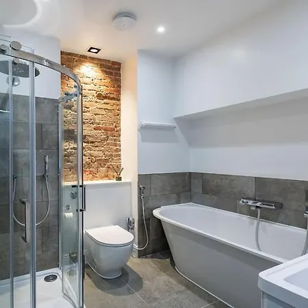 Quality 1 Bd Old Town By Hostlovers
