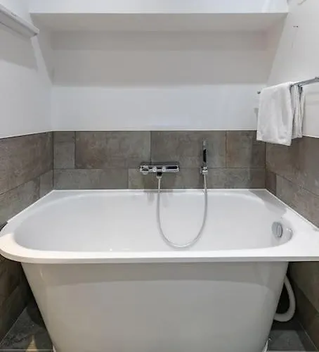 Quality 1 Bd Old Town By Domvia Kaunas